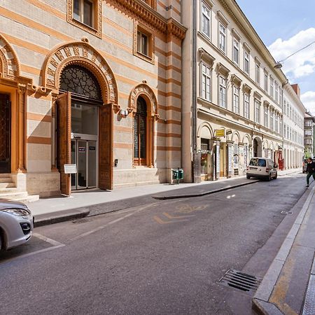 R10- Boutique Apartments, Best Location. By Bqa Budapest Extérieur photo