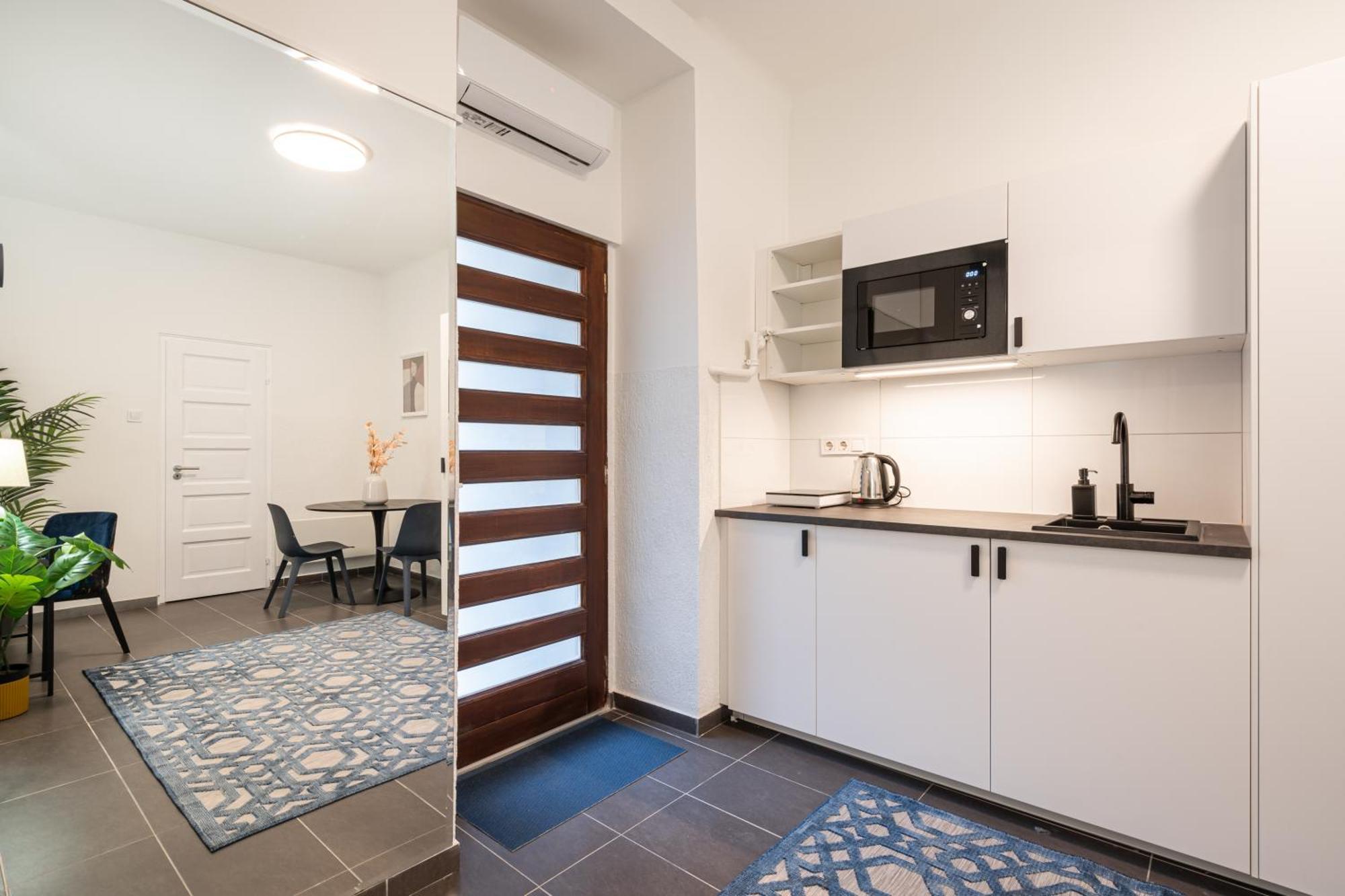 R10- Boutique Apartments, Best Location. By Bqa Budapest Extérieur photo